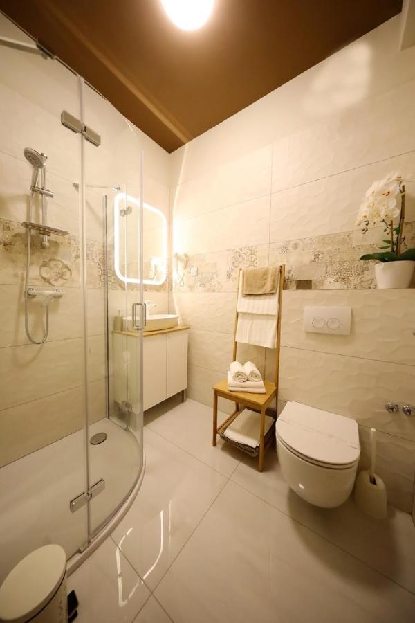 Residence Antiqua Rooms ビビニェ エクステリア 写真