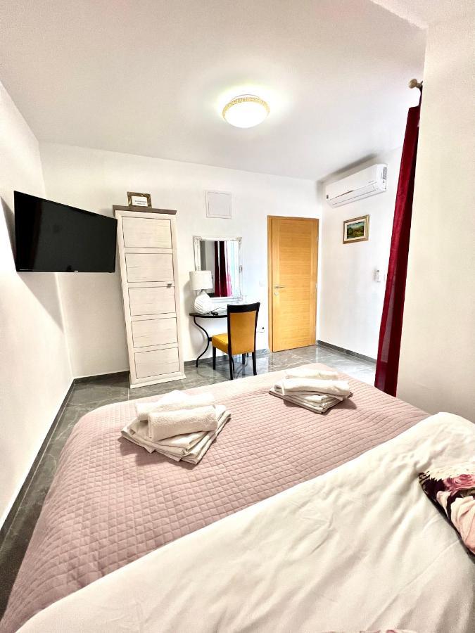 Residence Antiqua Rooms ビビニェ エクステリア 写真